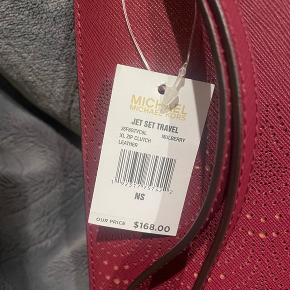 Micheal Kors Clutch - Picture 2 of 4